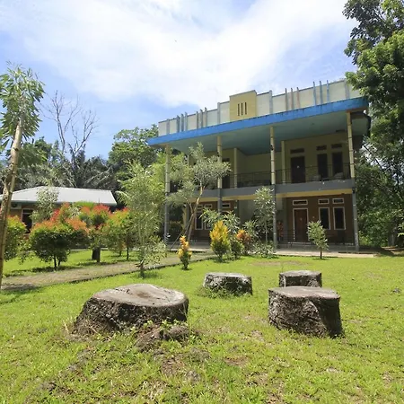 Tangkoko Lodge Bitung Exterior photo